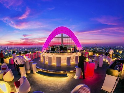 ร้านอาหาร Vertigo And Moon Bar