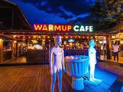 Warm Up Cafe