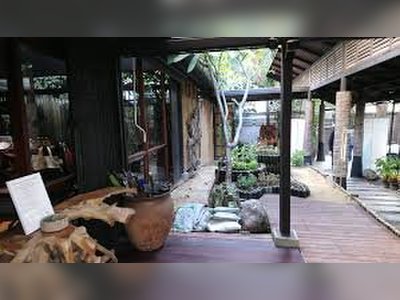 ร้านอาหาร โบ.ลาน