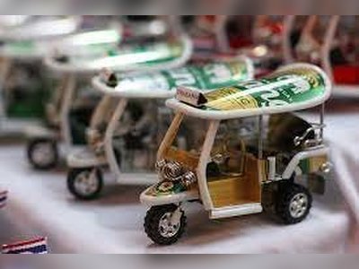 10 Stupid Things People Buy in Bangkok
