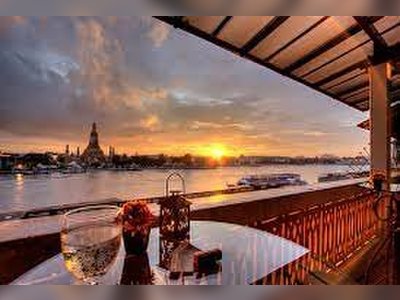 เดอะ เด็ค บายเดอะริเวอร์ โรงแรมอรุณเรสซิเด้นท์
