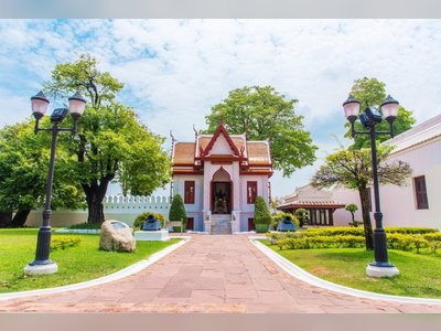 Wangderm Palace