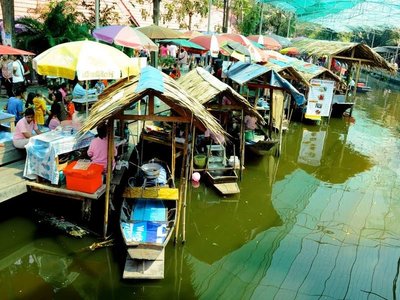ตลาดน้ำบางน้ำผึ้ง
