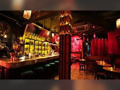 Smalls Bar
