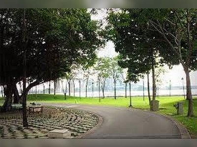 Sanam Luang Park (The Royal Field)