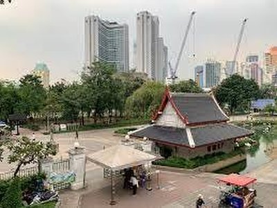 Benjasiri Park