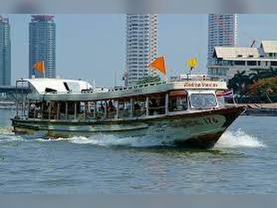 Phra Atit Pier (N13)