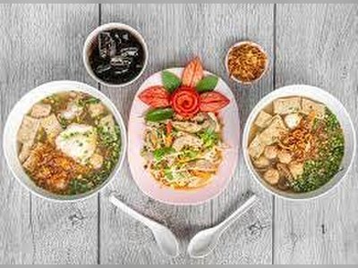 คุณแดง ก๋วยจั๊บญวน