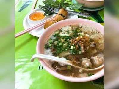 คุณแดง ก๋วยจั๊บญวน