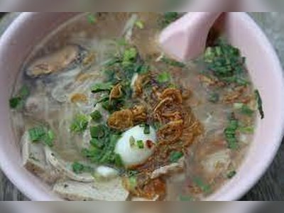 คุณแดง ก๋วยจั๊บญวน