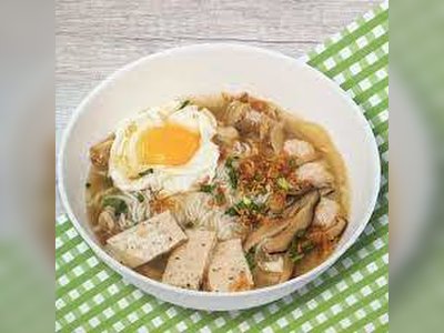 คุณแดง ก๋วยจั๊บญวน