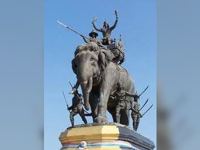 Somdet Phra Suriyothai Monument