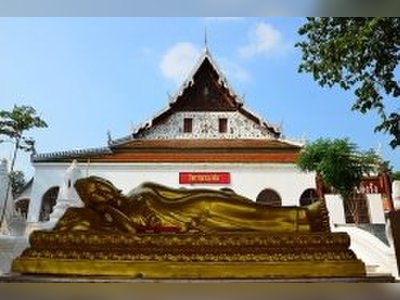 Wat Phra Thaen Dong Rang