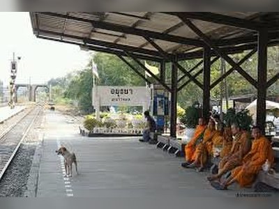 From Bangkok to Ayutthaya by Train