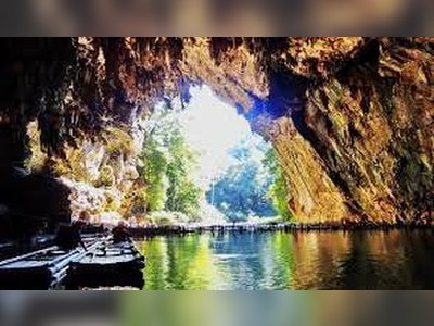 Explore the Massive Tham Lot Cave