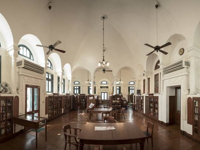 Rotunda Gallery ที่ห้องสมุด Neilson Hays Library
