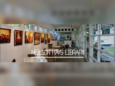 Rotunda Gallery ที่ห้องสมุด Neilson Hays Library