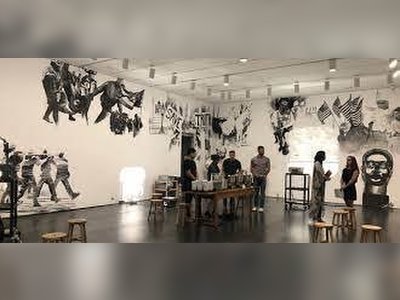 มูลนิธิ 100 ต้นสน (100 Tonson Foundation)