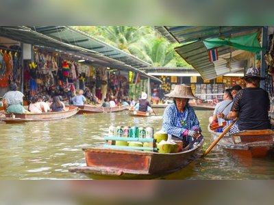 Damnoen Saduak Floating Market