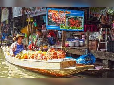 Damnoen Saduak Floating Market