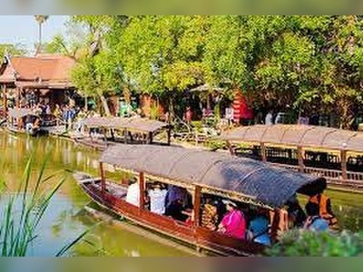 Ayodhaya Floating Market