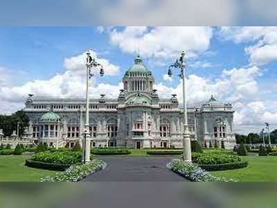 พระที่นั่งอนันตสมาคม พระราชวังดุสิต