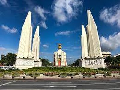 อนุสาวรีย์ประชาธิปไตย (Democracy Monument)