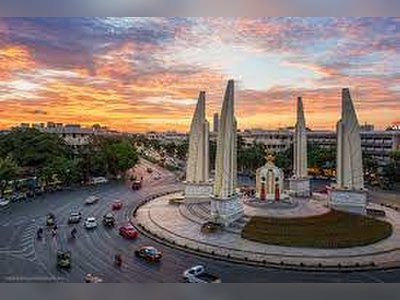 อนุสาวรีย์ประชาธิปไตย (Democracy Monument)