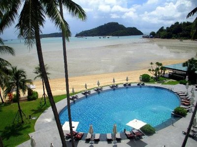 คราวน์ พลาซา ภูเก็ต หาดพันวา