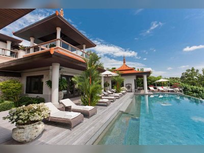 โรงแรมตรีสรา