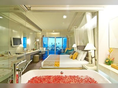 โรงแรมรอยัลคลิฟบีช