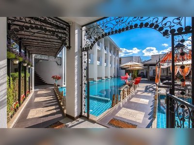 Ai Pai Hotel