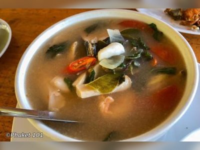 เพียงไพร ร้านอาหารใกล้น้ำตกบางแป