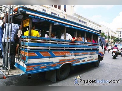 The Blue Bus (Song Taew)