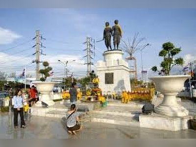 Phuket Heroines Monument