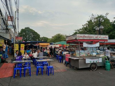Chang Puak Gate Market