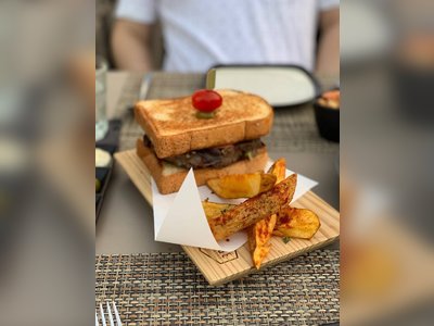 Bridge Bar & Bistro