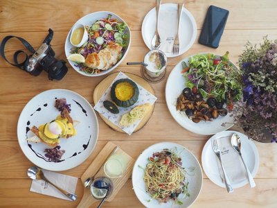 The Village Farm to Cafe