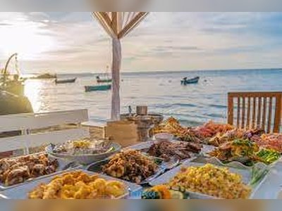 ร้านอาหาร ริมทะเลซีฟู้ดแอนด์สเต็ก