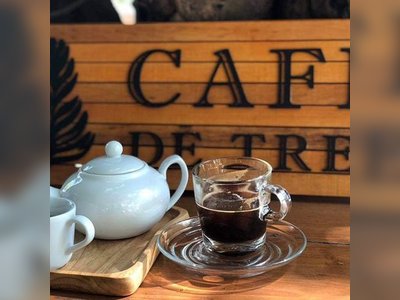 Cafe de Tree
