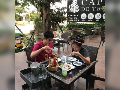 Cafe de Tree