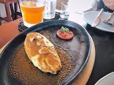 Let’s Sea Pub & Restaurant at Let’s Sea Resort