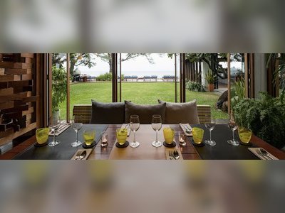 Let’s Sea Pub & Restaurant at Let’s Sea Resort