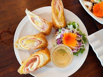 Giant-T Cafe