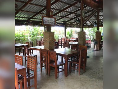 Lom & Fon Kitchen