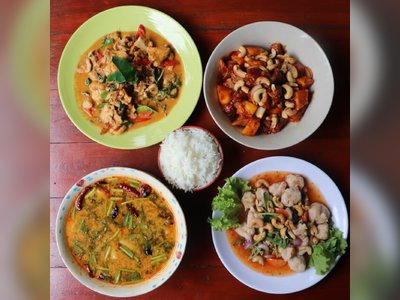 Lom & Fon Kitchen