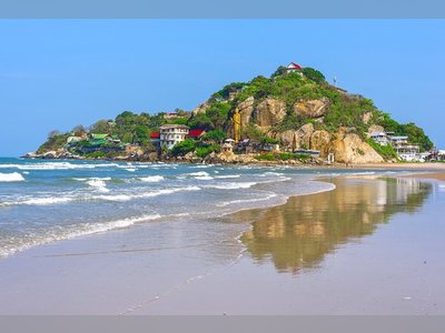 Khao Takiab Hill and Beach