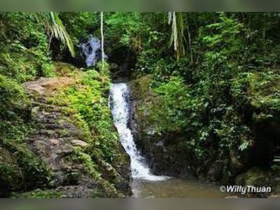 Tonsai Waterfall in Phuket