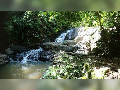 Ton Ao Yon Waterfall