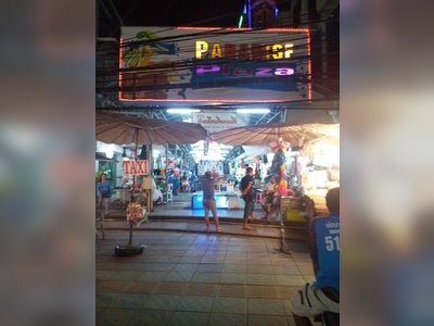 Royal Paradise Night Market in Phuket